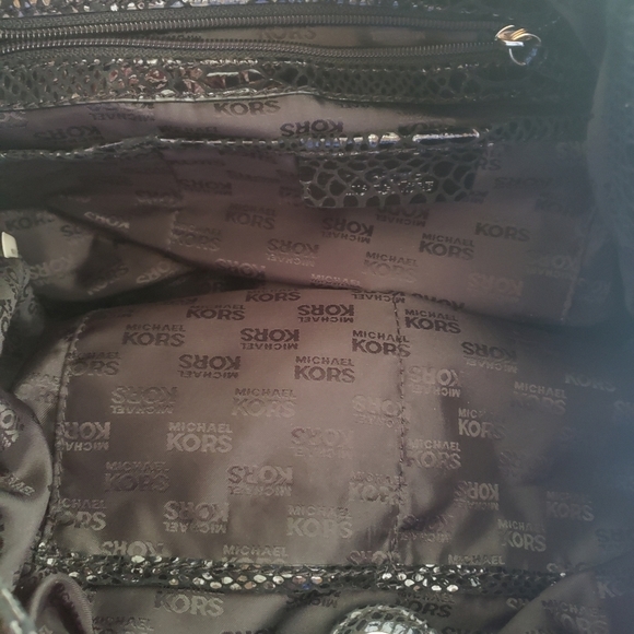 Michael Kors Black Snake Skin Hobo Large like new - Picture 8 of 10
